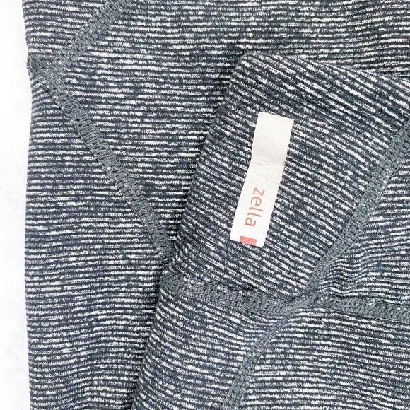 𝅺ZELLA Black & Gray Mid Rise Crop Legging‎ - Picture 7 of 7